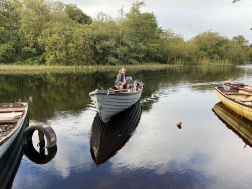 Golfing Walking Fishing Rest sleeps 8 in Gaillimh, Republic of Ireland