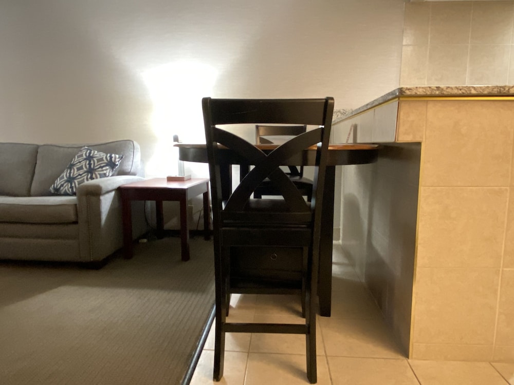 Clarion Inn & Suites Grand Rapids Airport - photo 14