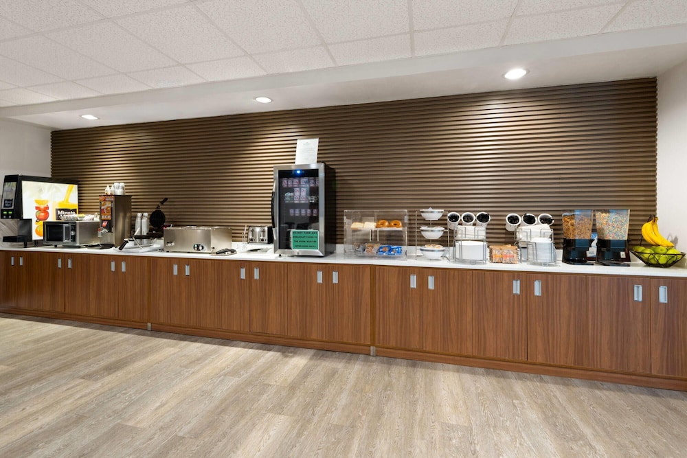 Wingate by Wyndham Dublin Near Claytor Lake State Park - photo 54