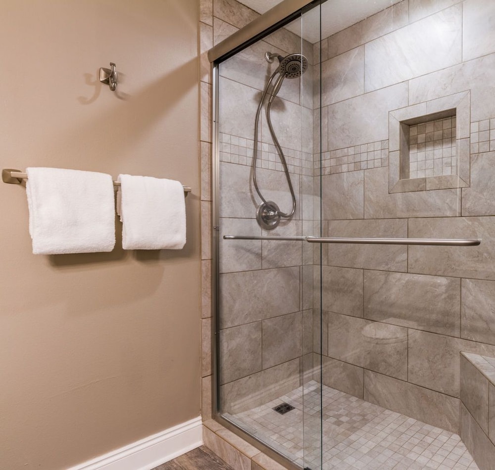 Crystal Shores by Luxury Gulf Rentals - photo 54