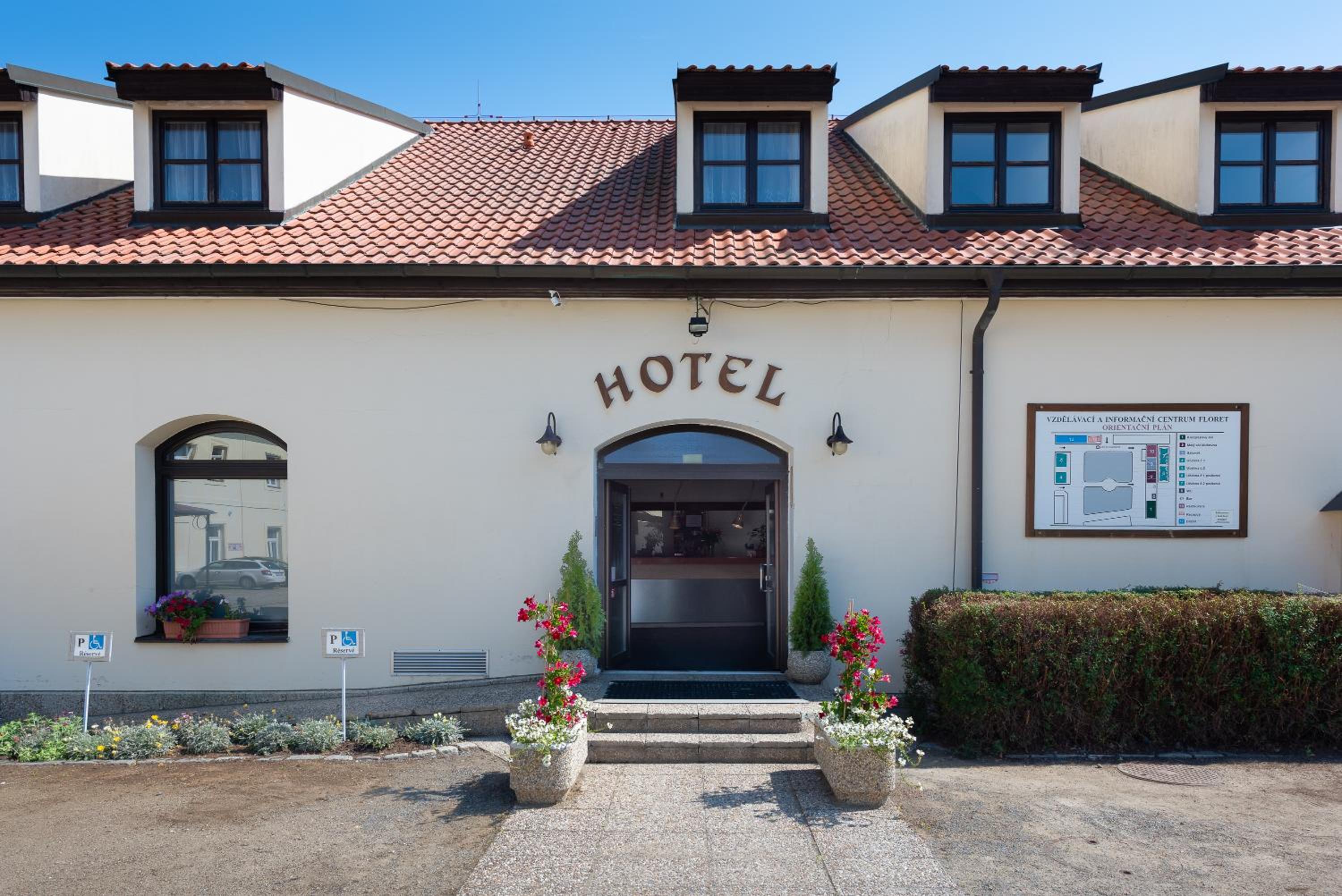 Hotel Floret — Pruhonice — photo 2