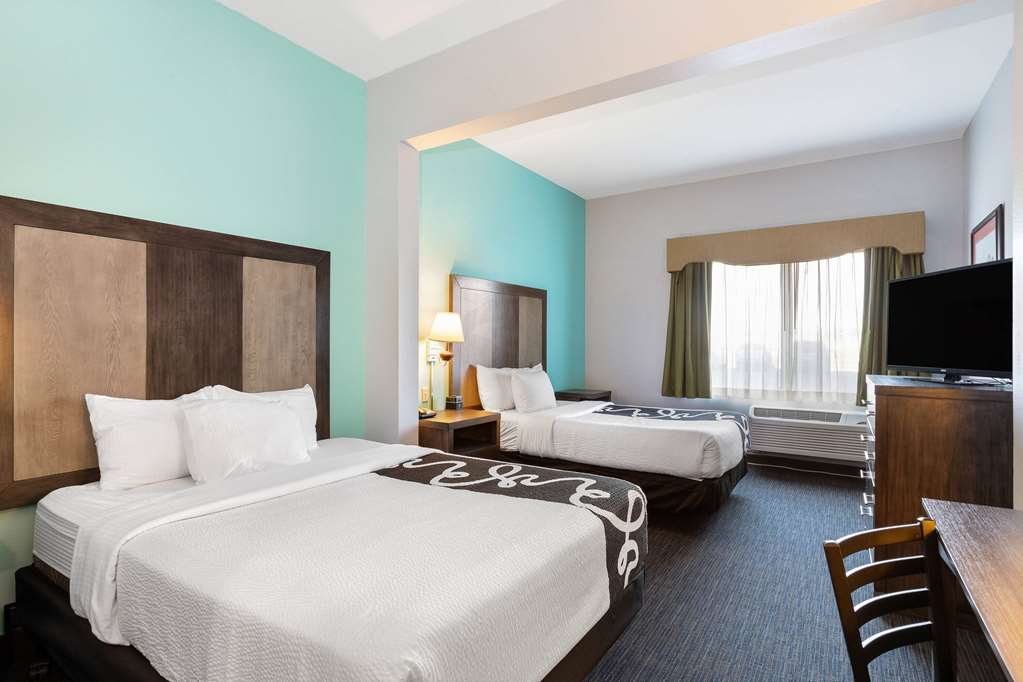 La Quinta Inn & Suites by Wyndham Omaha Airport Downtown - photo 14