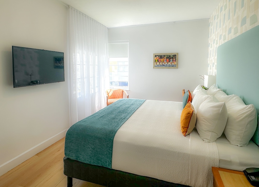 Avalon Hotel - photo 27