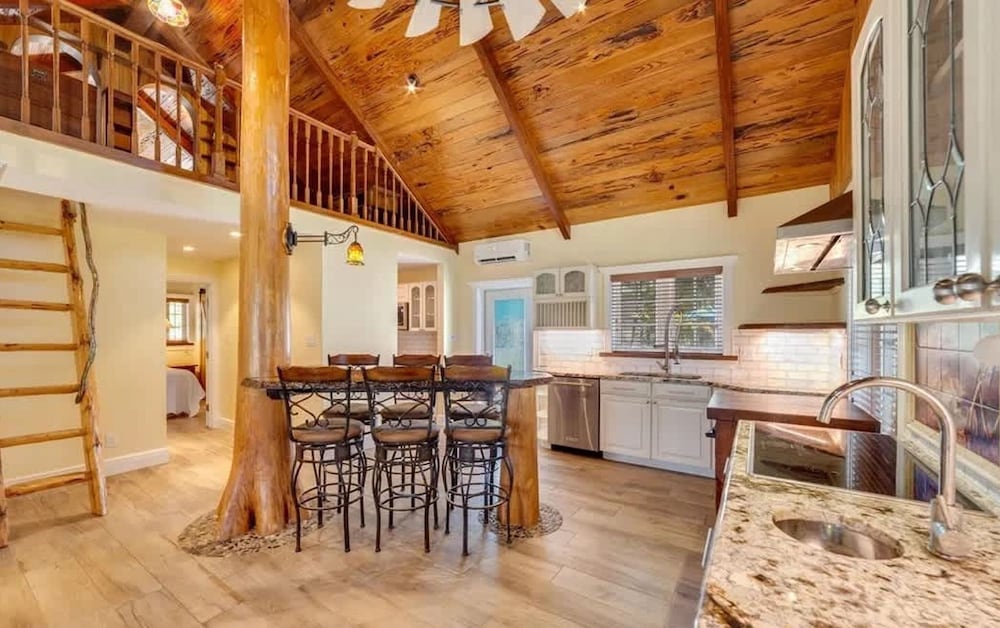 NEW Jungle Paradise Treehouse Suite With Resort Amenities Elevator Access Outdoor Kitchen Lagoon Lazy River Pool RV Hook up - photo 45
