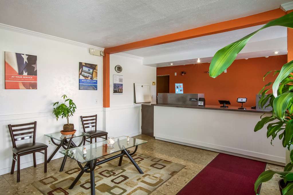 Motel 6 Rossford OH - photo 20
