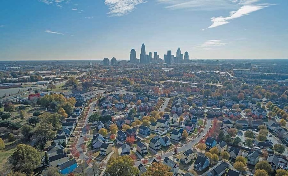 AC Hotel Charlotte Ballantyne - photo 25