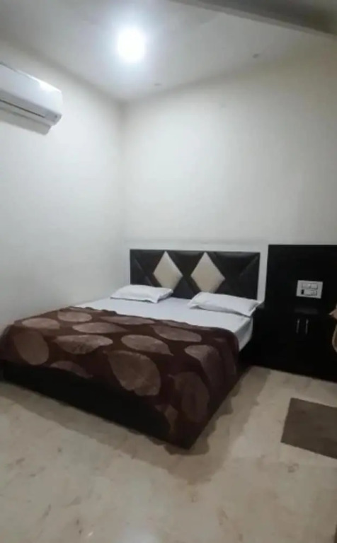 Yuvraj Residency 1 minute walking from Golden Temple