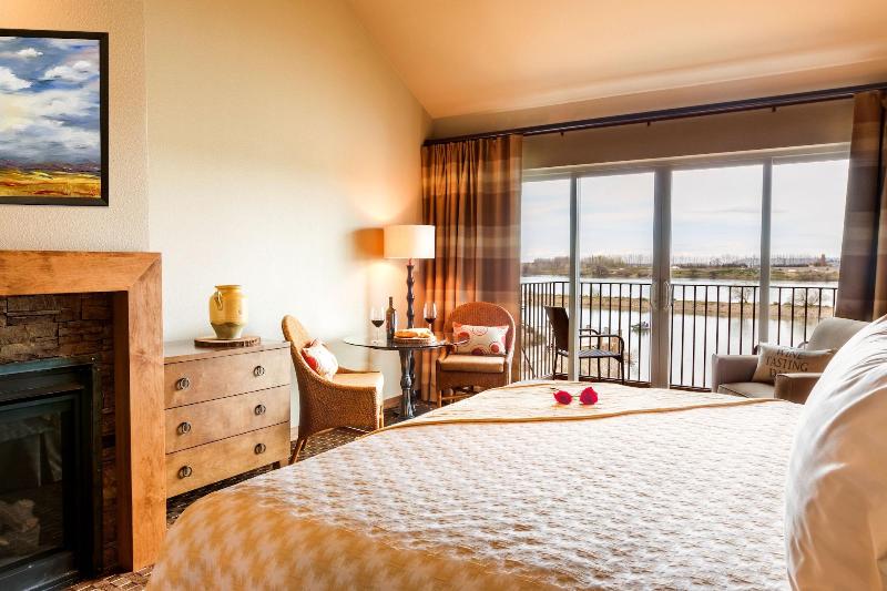 The Lodge at Columbia Point - photo 25
