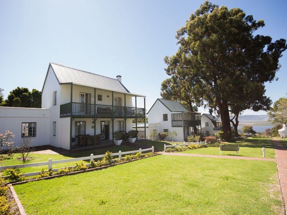 Exquisite Cottage 20 — 4-Star Luxury Hotel in Knysna, South Africa