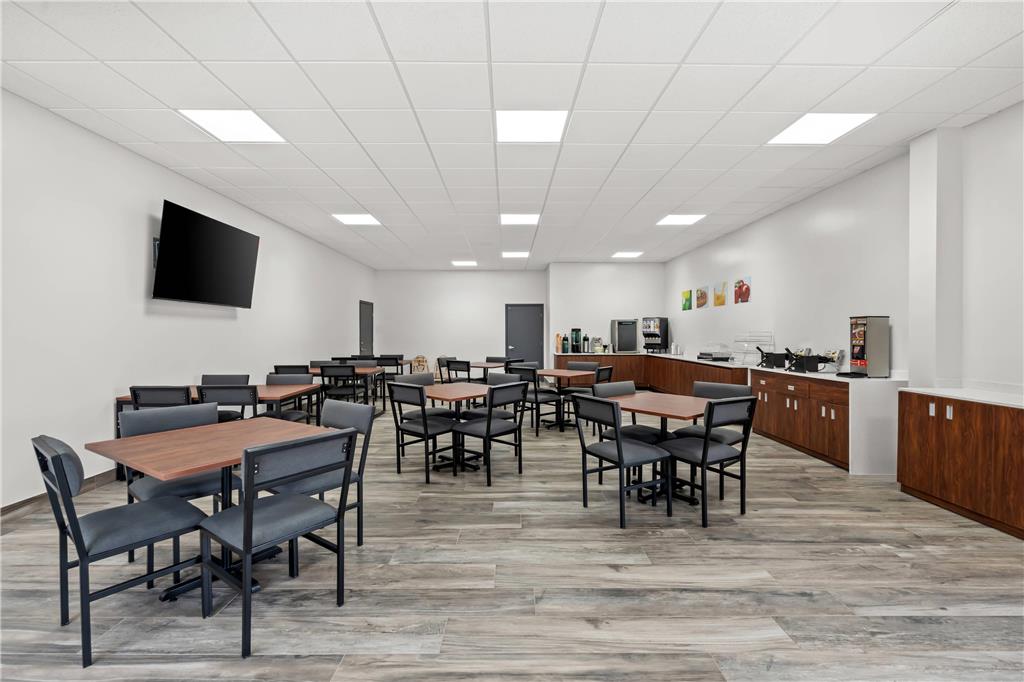Golden Palms Inn & Suites - photo 39