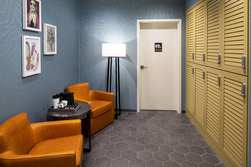 Canopy by Hilton Charlotte Southpark - photo 4