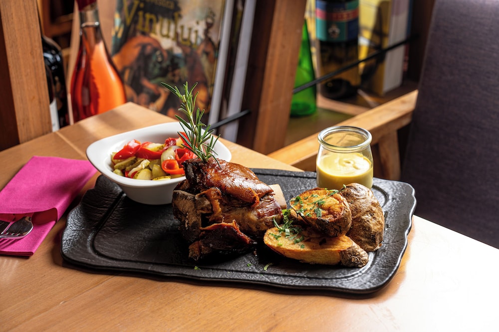 מזון ומשקאות