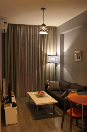 GG Home new cozy 2 bedroom apartment on 16th floor
