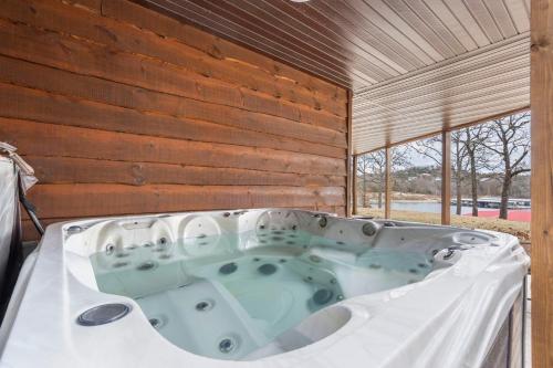 FishInn Impossible Lakefront - last minute hotel in Branson