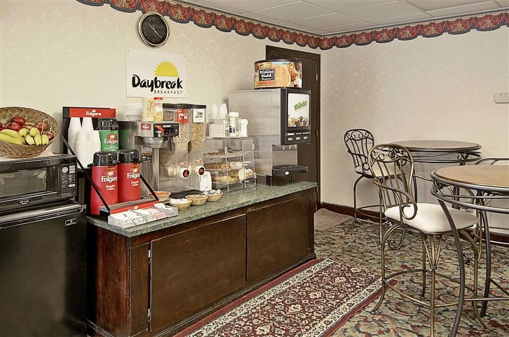 Days Inn by Wyndham Concord - photo 6