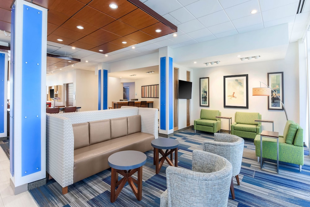 Holiday Inn Express & Suites Chicago O'Hare Airport by IHG - photo 2