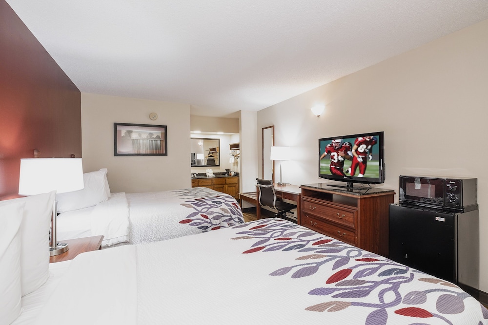 Red Roof Inn & Suites Calhoun - photo 19