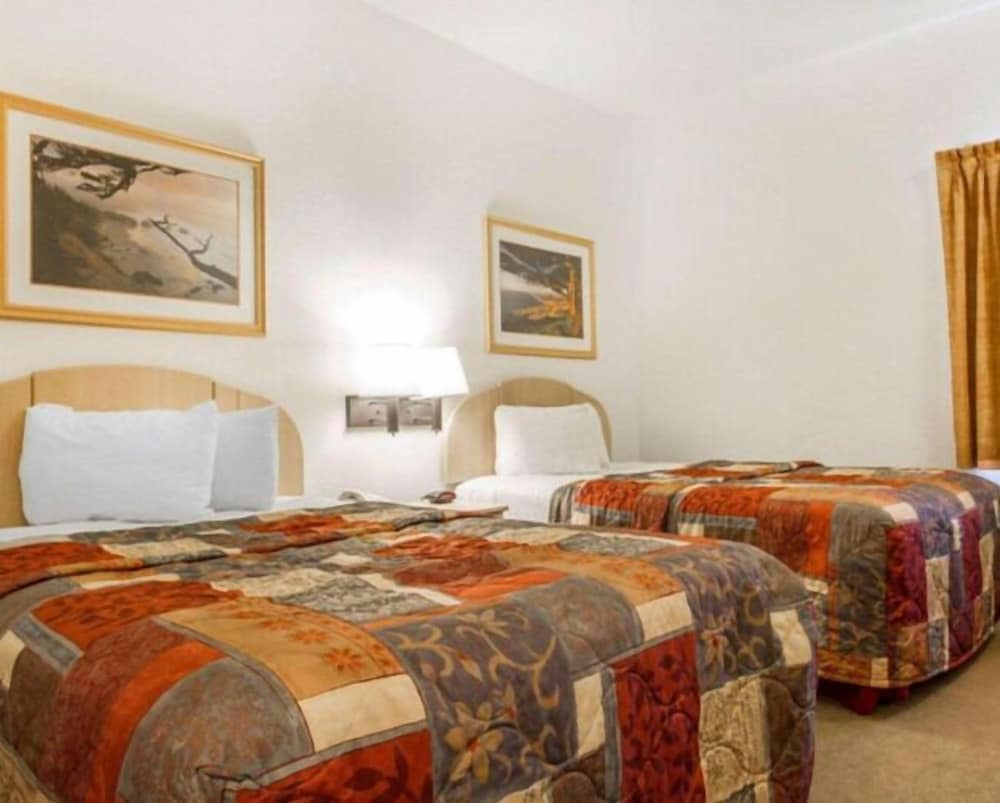 Rodeway Inn Watsonville - photo 17