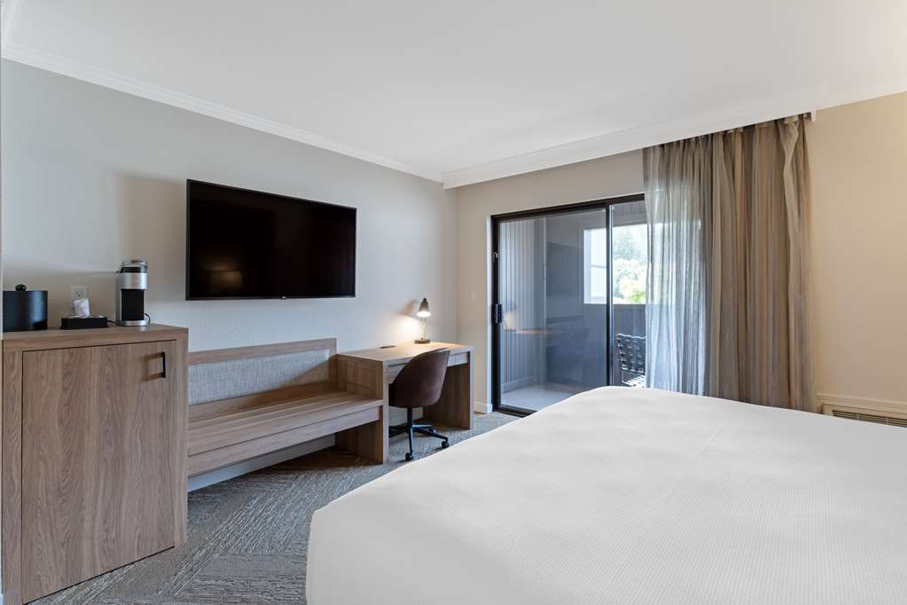 Best Western Plus Inn At The Vines - photo 24