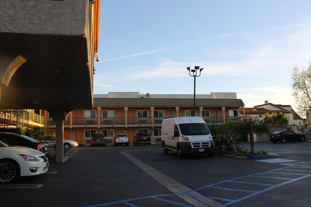El Rancho Inn Hawthorne - photo 23