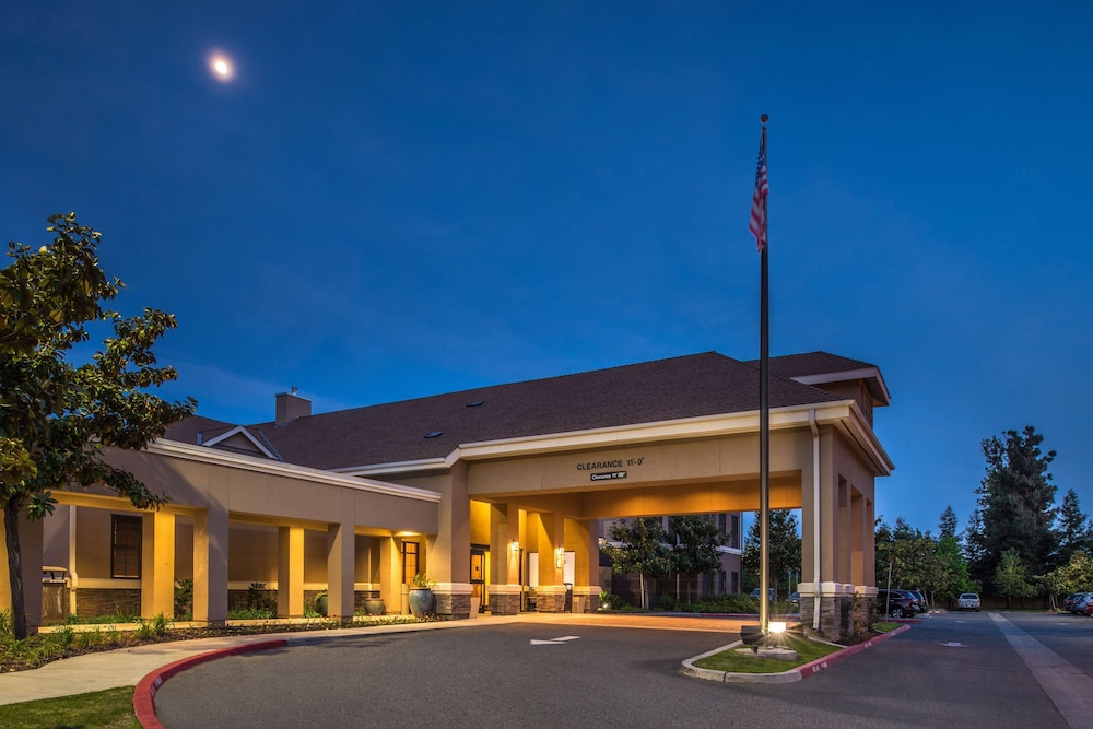 Homewood Suites by Hilton Fresno - photo 55