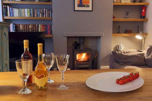 Charming 3 bedroom house with indoor wood burner. — 4-Star Luxury Hotel in Frome, United Kingdom