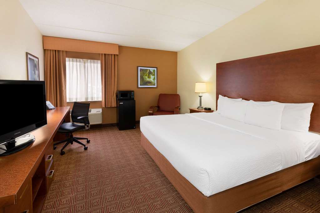 La Quinta Inn by Wyndham Minneapolis Airport Bloomington - photo 44