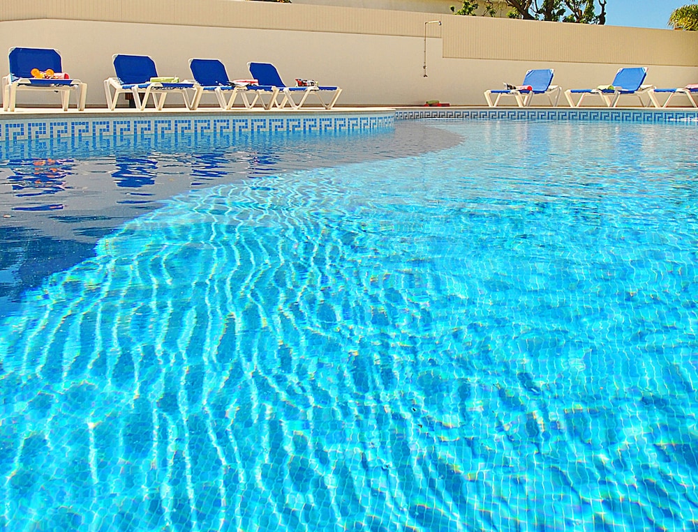Apartamento Caracas 1 — 4-Star Luxury Hotel in Albufeira, Portugal