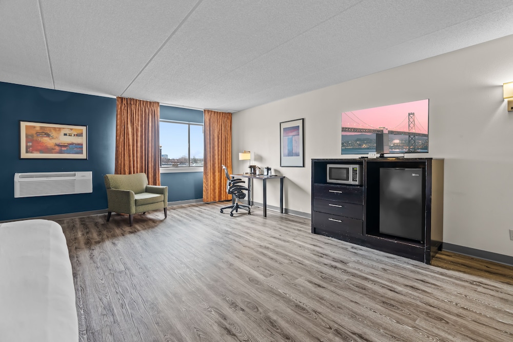 Quality Inn & Suites Mall of America MSP Airport - photo 7
