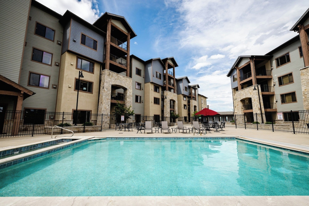 Silverado Lodge Park City Canyons Village by Vail Resorts — 4-Star Luxury Hotel in Bridgeport, United States