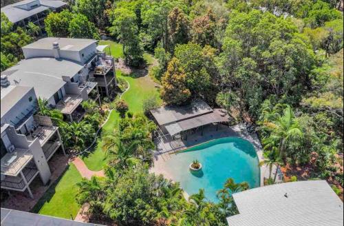 Bright And Spacious 2 Bed Beach Resort Apartment — Rainbow Beach