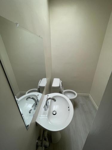 Hollywood Highland Hotel And Hostel - photo 19
