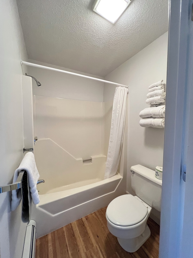 Island Pond Country Inn - photo 32
