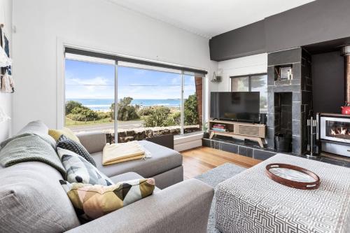 Absolute Beachfront Views Apollo Bay in Apollo Bay, Australia