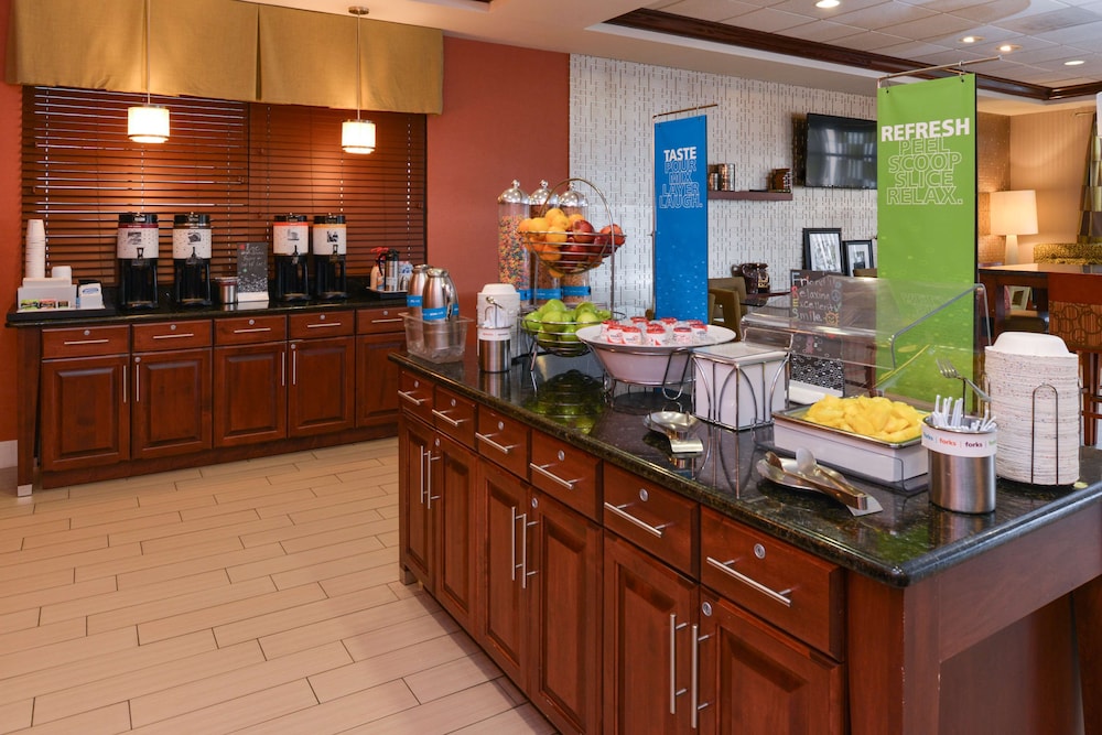 Hampton Inn College Park - photo 43