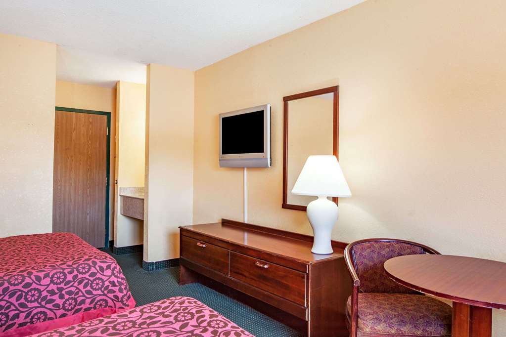 Days Inn by Wyndham Canastota Verona - photo 8