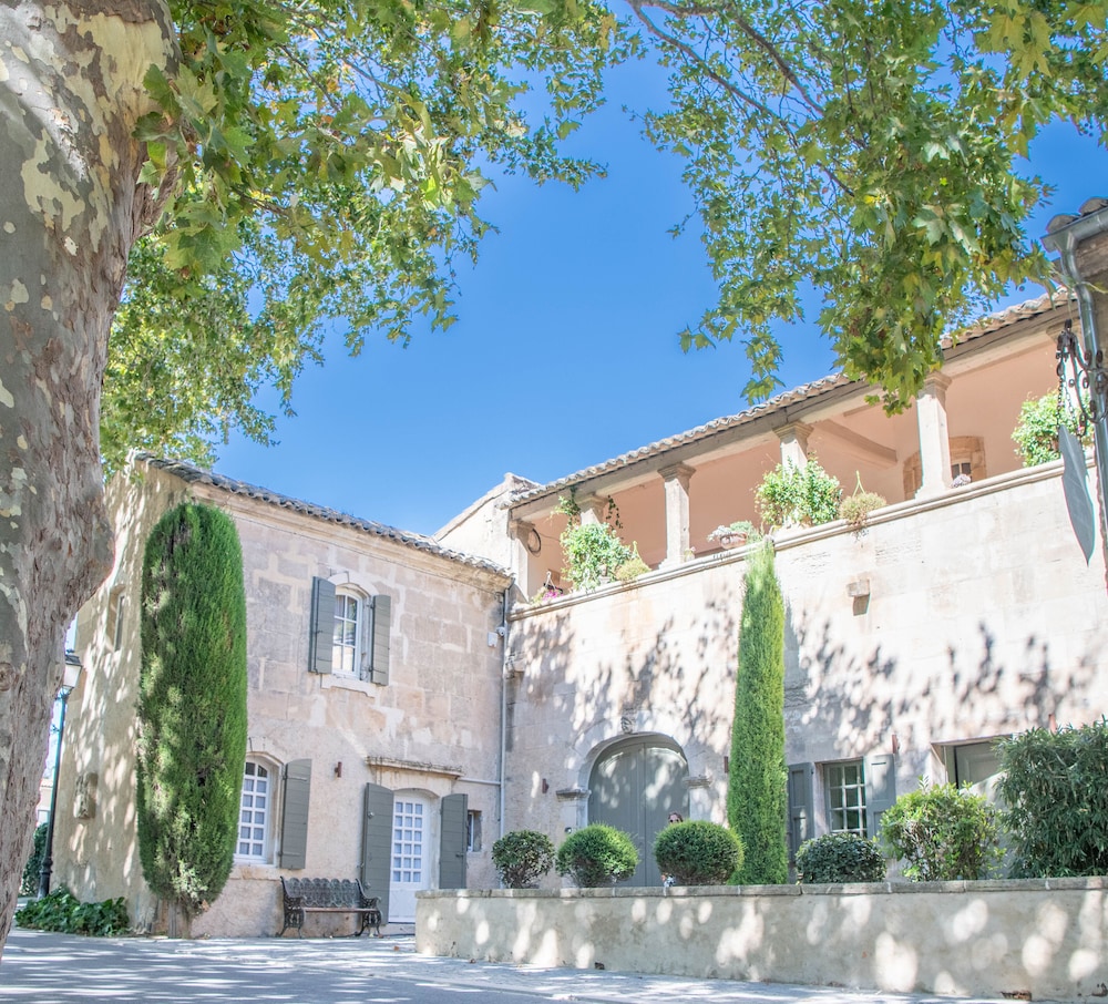 JKMoulinParadou — 4-Star Luxury Hotel in Paradou, France