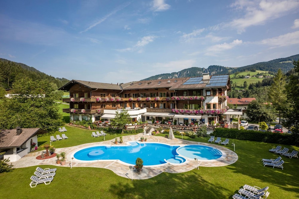 Hotel Haflingerhof - carbon neutral hotel in Oberau