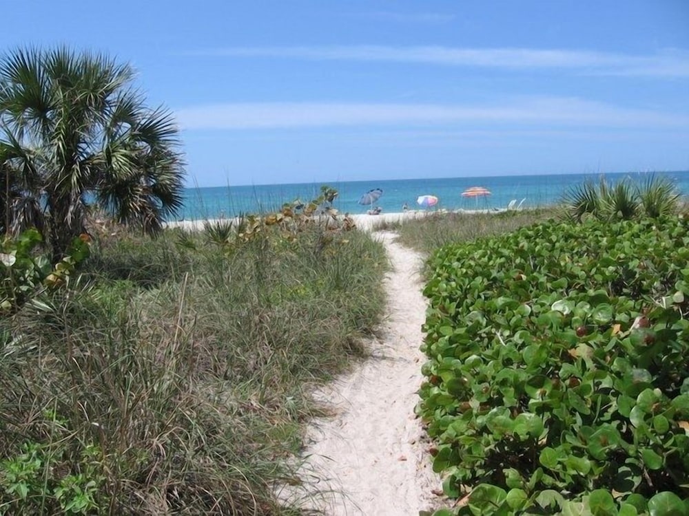 A Beach Retreat - photo 181