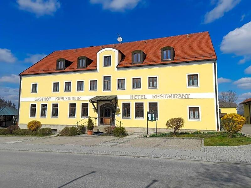 Hotel Restaurant Kreuzhuber — hotel in Neuburg