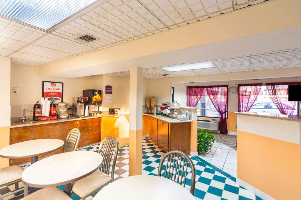 Econo Lodge Laurel - photo 20