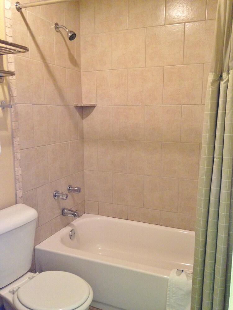 Americas Best Value Inn & Suites Yukon Oklahoma City - photo 15
