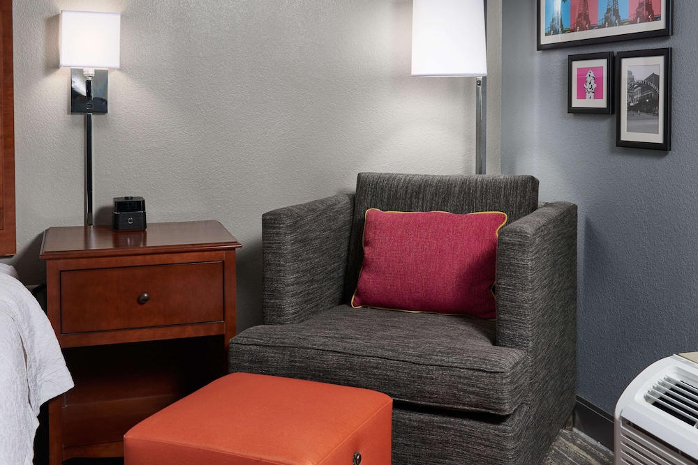 Hampton Inn Beaumont - photo 14