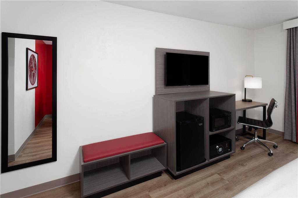 Ramada by Wyndham Milwaukee - photo 11