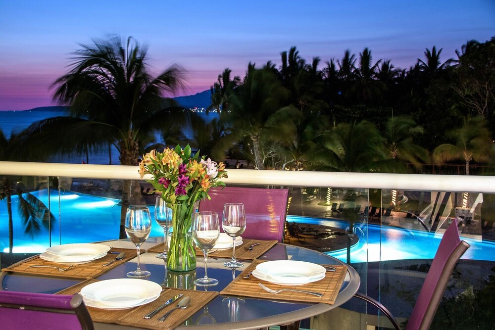 Exquisite Ocean Front Villa Magna 3 Bdr Sleeps 6 — 4-Star Luxury Hotel in Nuevo Vallarta, Mexico