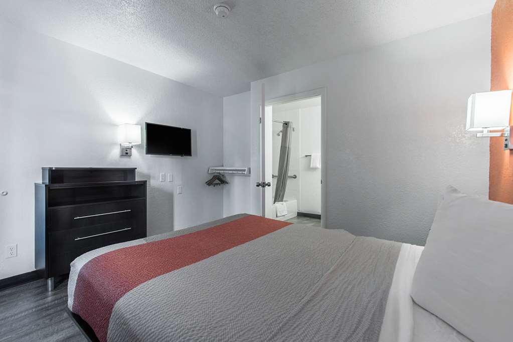 Motel 6 Norcross GA Atlanta Northeast - photo 18