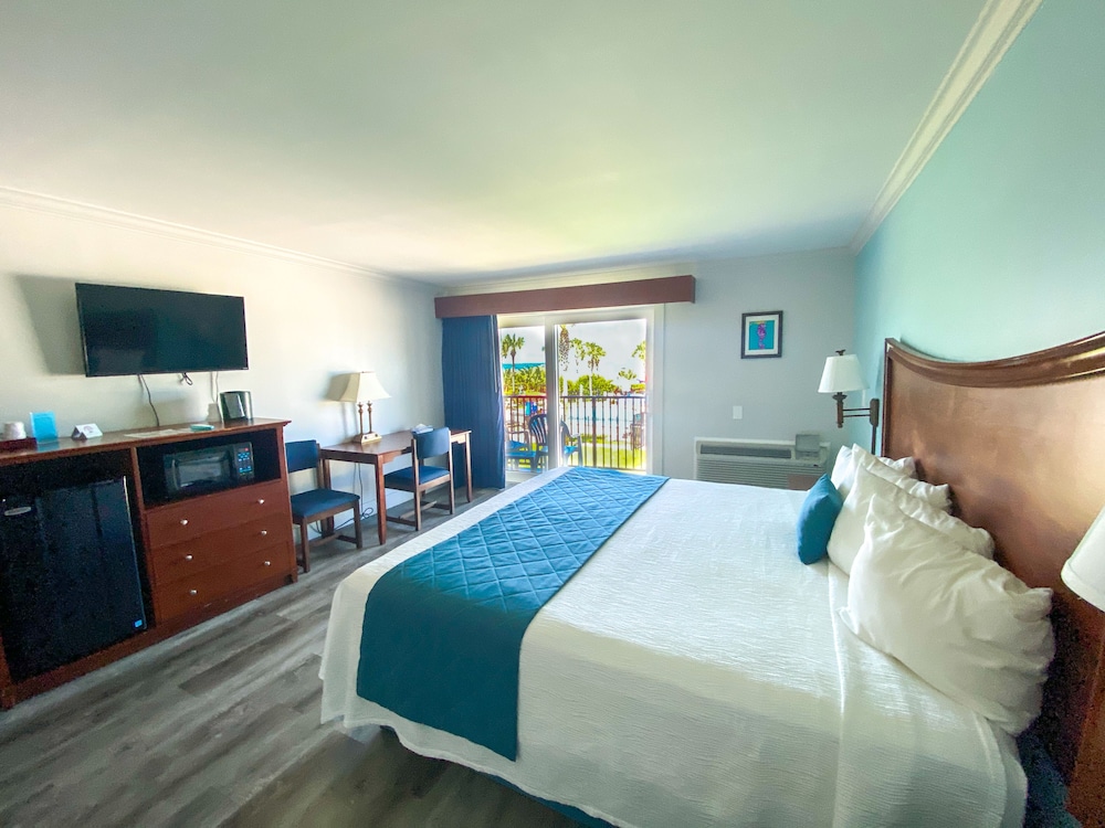 Seahorse Oceanfront Inn - photo 8