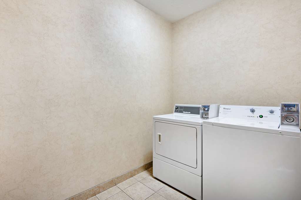 Best Western Plus Howe Inn - photo 39