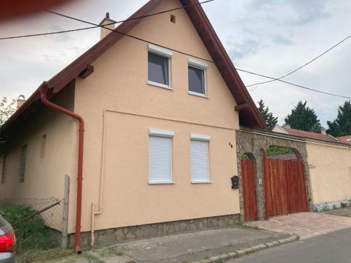 House with parking possibility — 4-Star Luxury Hotel in Budapest, Hungary