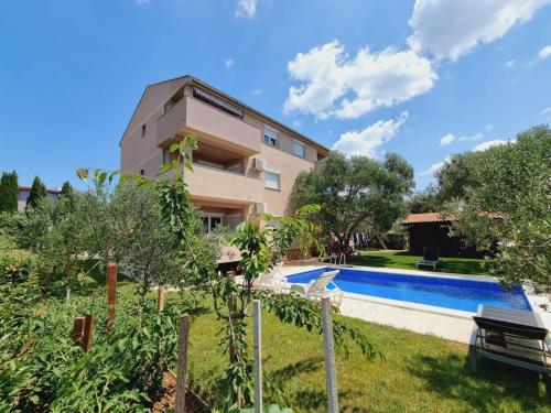 Apartmani Neja — 4-Star Luxury Hotel in Bibinje, Croatia